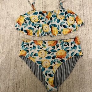 Cupshe Lemon Bikini Set, reversible bottoms
